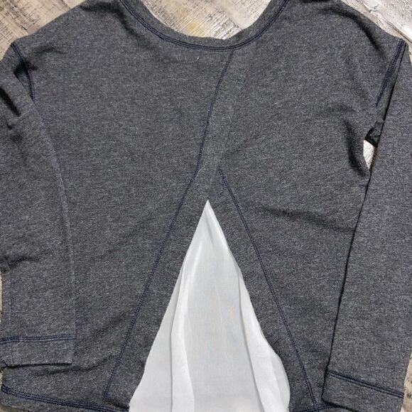 Aerie long sleeve lightweight lace bottom in back top - Picture 3 of 4